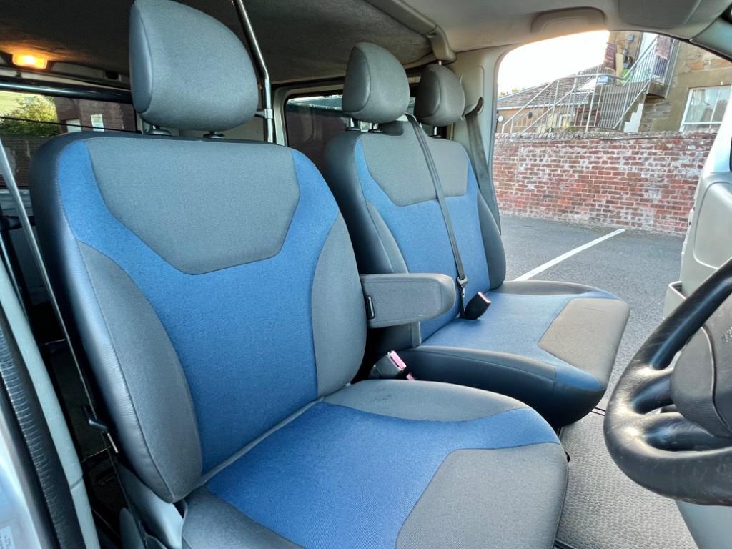 
								2011 Renault Trafic 2.0L dCi SL27 – £3150 full									