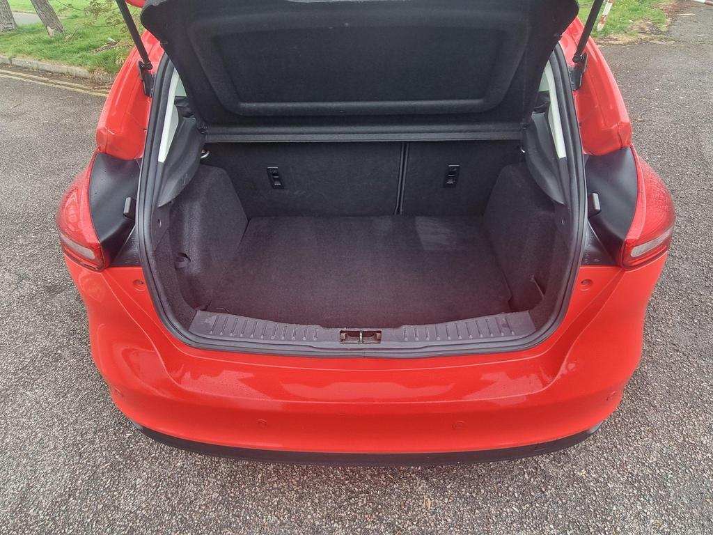 
								2016 Ford Focus 1.0T EcoBoost Zetec – £1645 full									