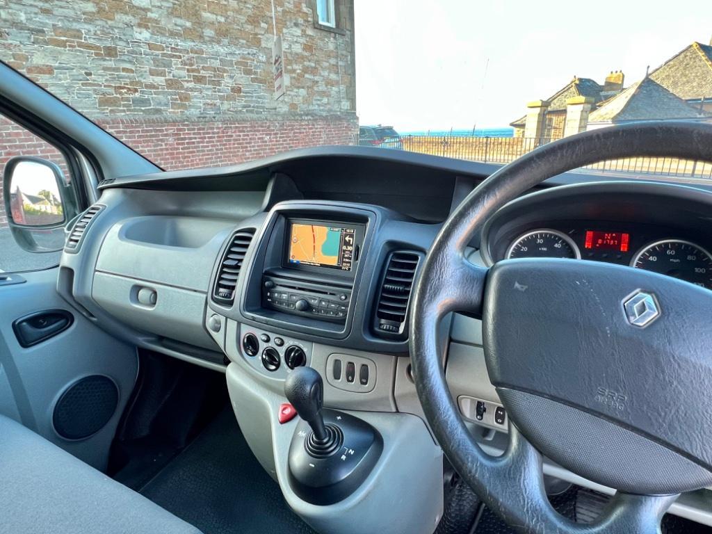
								2011 Renault Trafic 2.0L dCi SL27 – £3150 full									