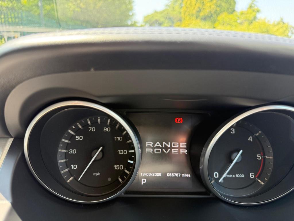 
								2011 Land Rover Range Rover Evoque 2.2L – £1700 full									