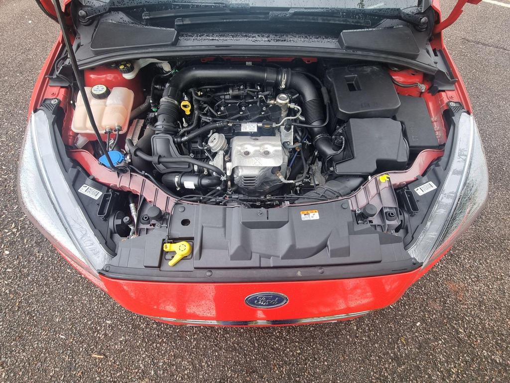 
								2016 Ford Focus 1.0T EcoBoost Zetec – £1645 full									
