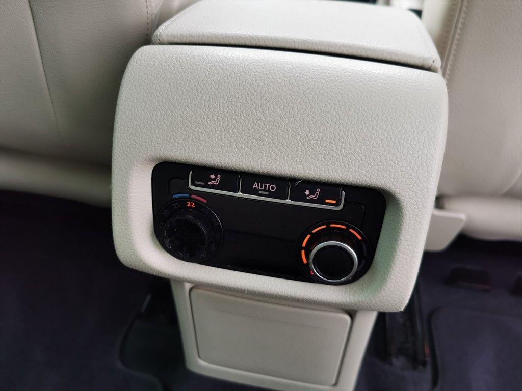
								2015 Volkswagen Sharan 2.0L Diesel PANORAMIC ROOF – £3300 full									