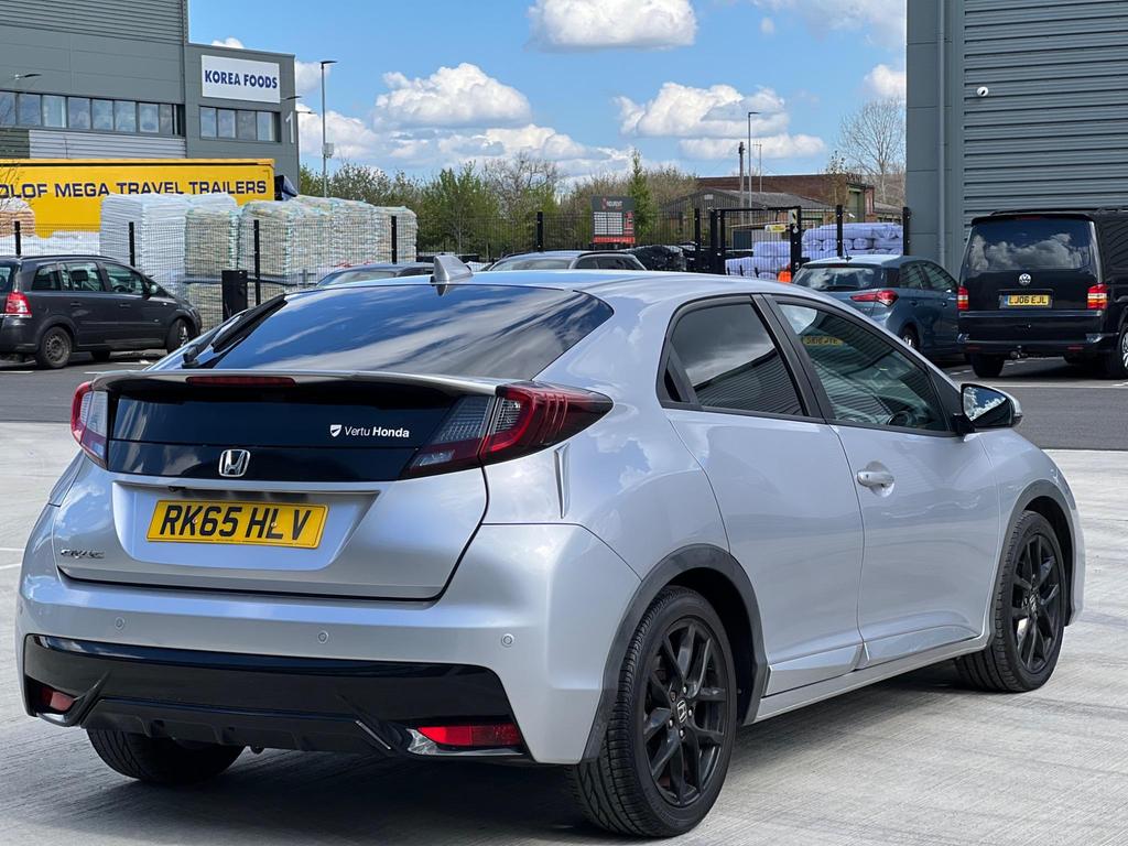 
								2015 Honda Civic 1.8L Petrol i-VTEC full									