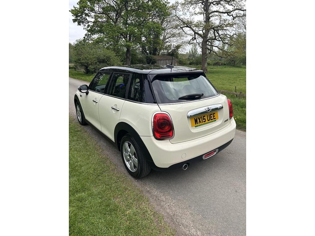 
								2015 MINI Cooper 1.5L 5dr – £1520 full									