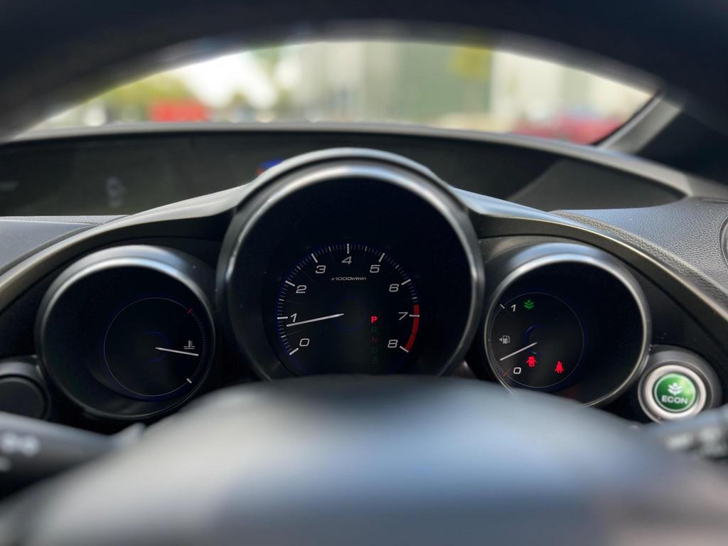 
								2015 Honda Civic 1.8L Petrol i-VTEC full									