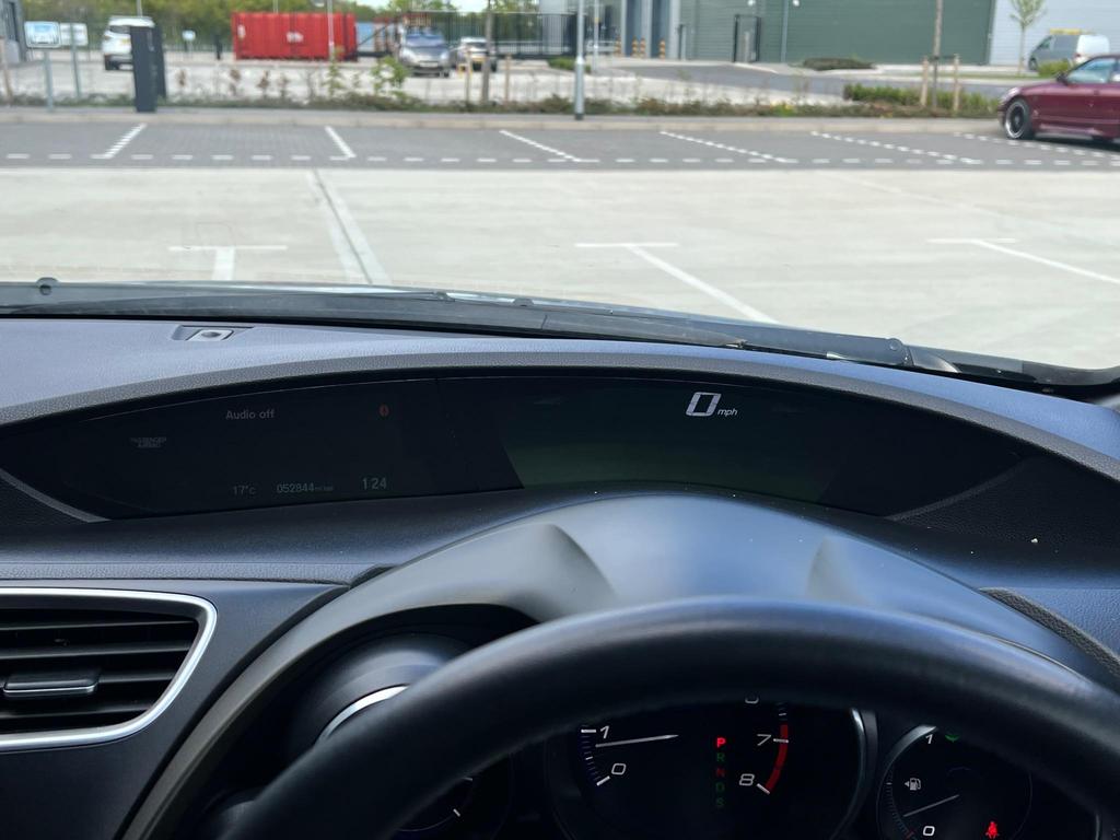 
								2015 Honda Civic 1.8L Petrol i-VTEC full									