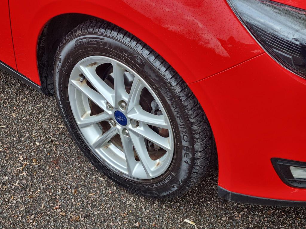 
								2016 Ford Focus 1.0T EcoBoost Zetec – £1645 full									