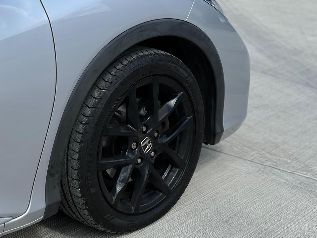 
								2015 Honda Civic 1.8L Petrol i-VTEC full									