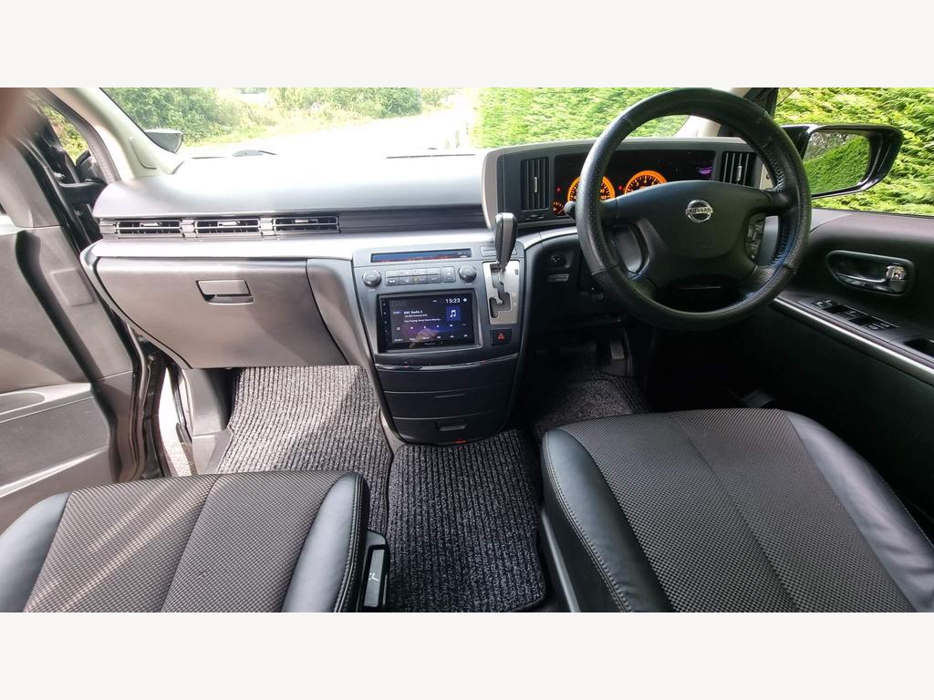 
								2005 Nissan Elgrand 3.5L Automatic – £4500 full									