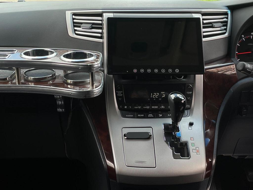 
								2014 Toyota Vellfire 2.4L Z Edition 4WD – £1800 full									