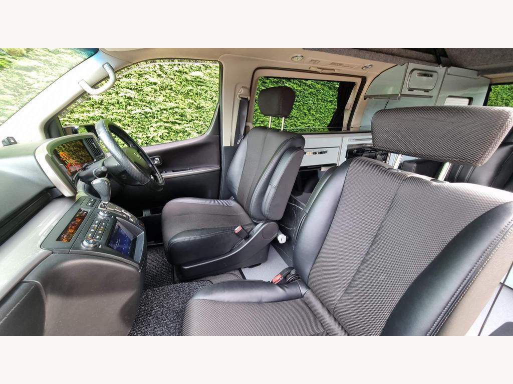 
								2005 Nissan Elgrand 3.5L Automatic – £4500 full									