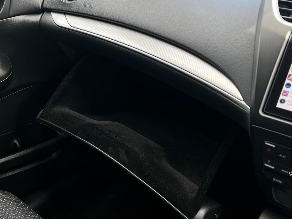 
								2015 Honda Civic 1.8L Petrol i-VTEC full									