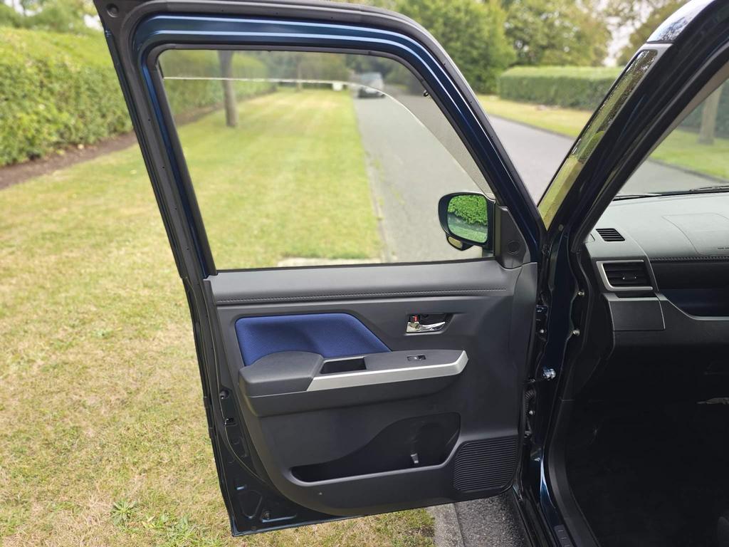 
								2017 Toyota Roomy 1.3L Turbo – £1600 full									