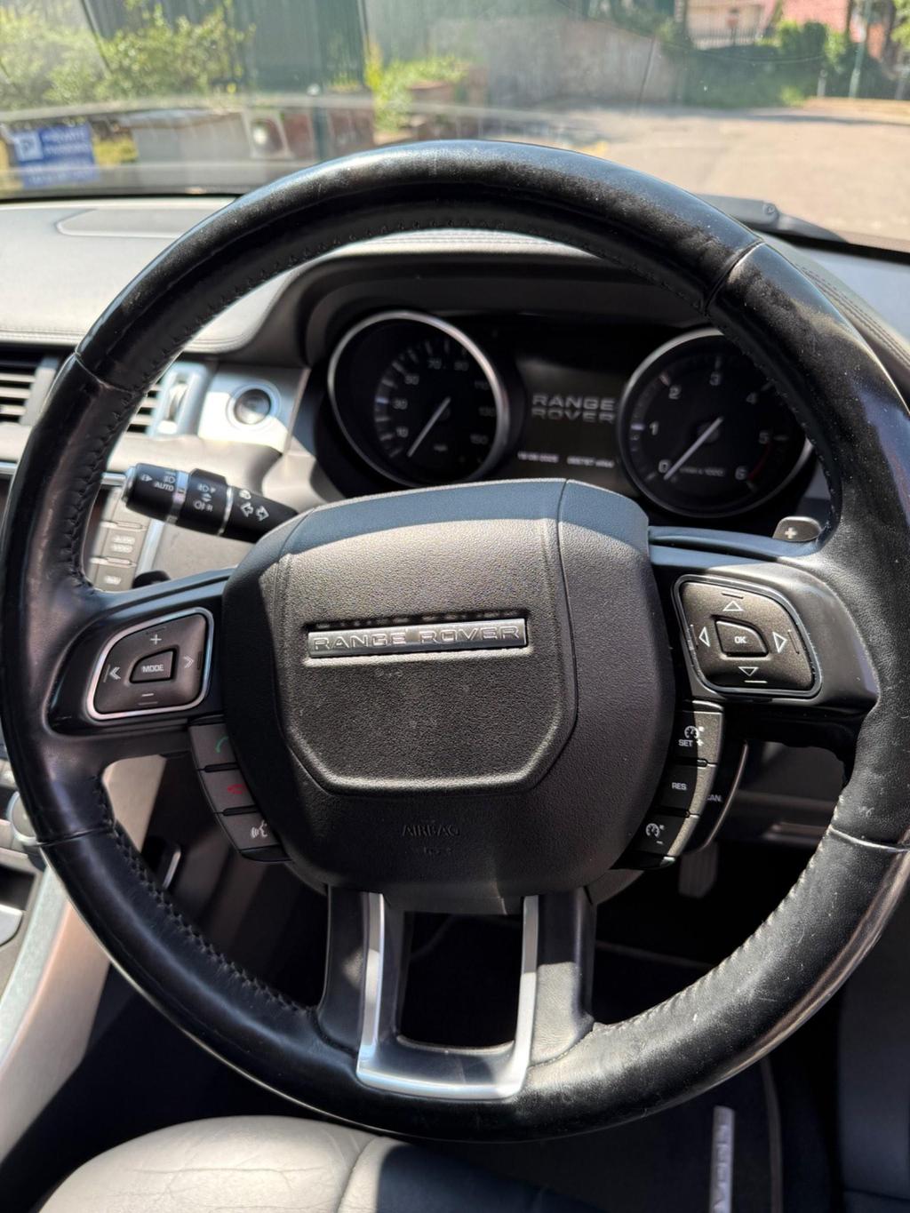 
								2011 Land Rover Range Rover Evoque 2.2L – £1700 full									