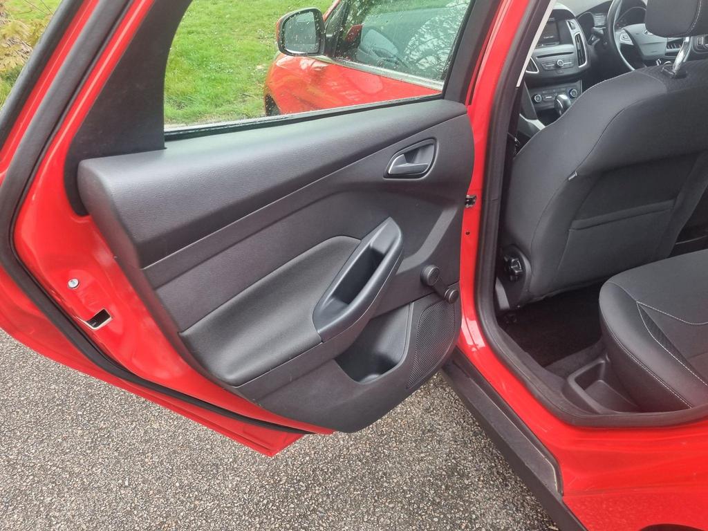 
								2016 Ford Focus 1.0T EcoBoost Zetec – £1645 full									