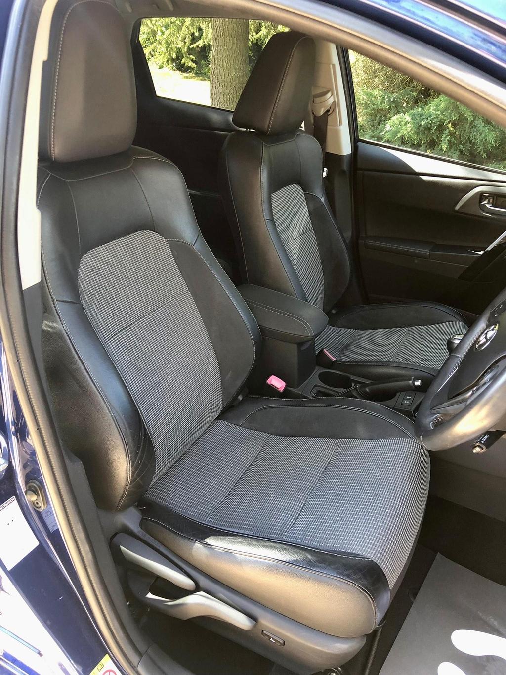 
								2016 Toyota Auris 1.2L VVT-i Excel – £1720 full									