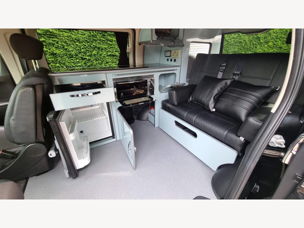 
								2005 Nissan Elgrand 3.5L Automatic – £4500 full									