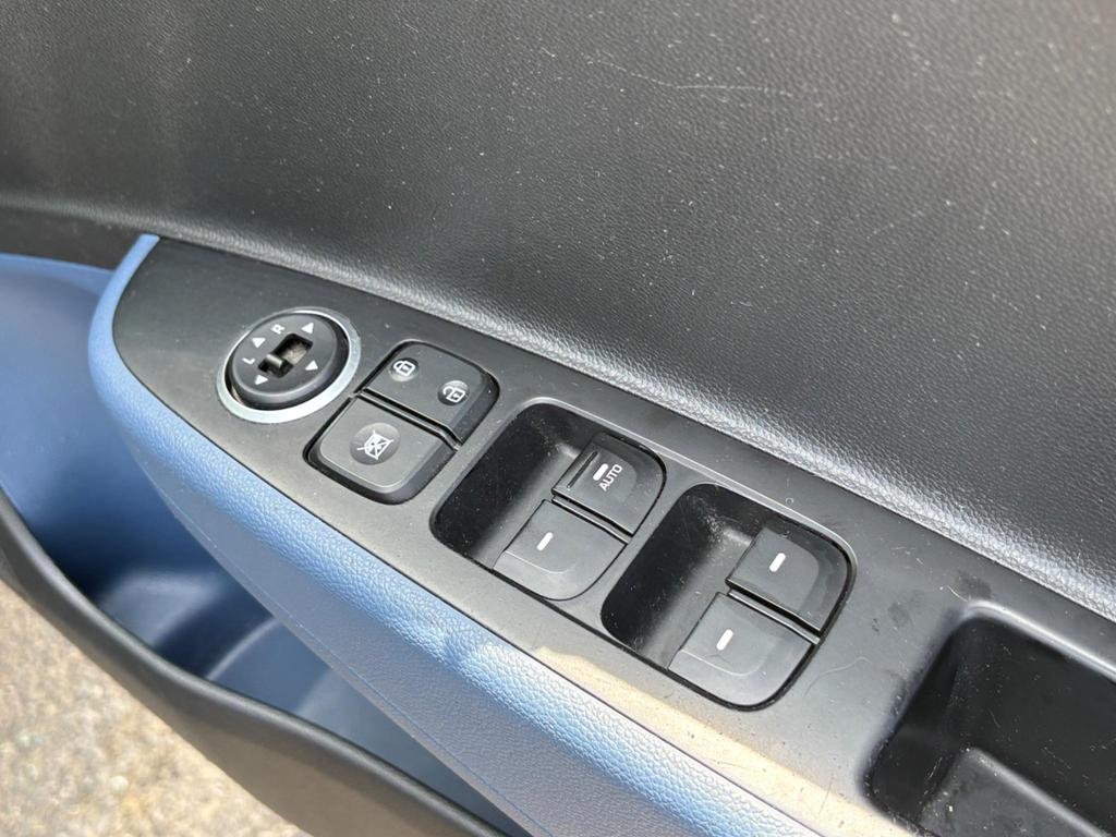 
								2015 Hyundai i10 1.0L Premium – £1250 full									