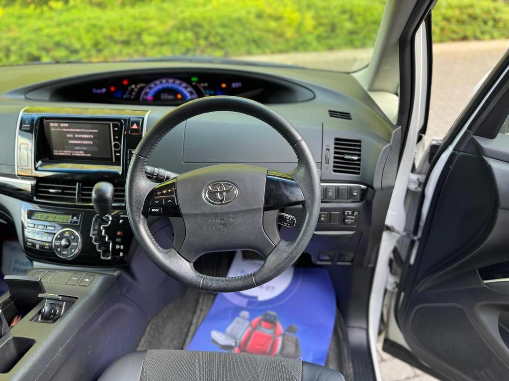 
								2013 Toyota Estima 2.4L Hybrid – £1600 full									
