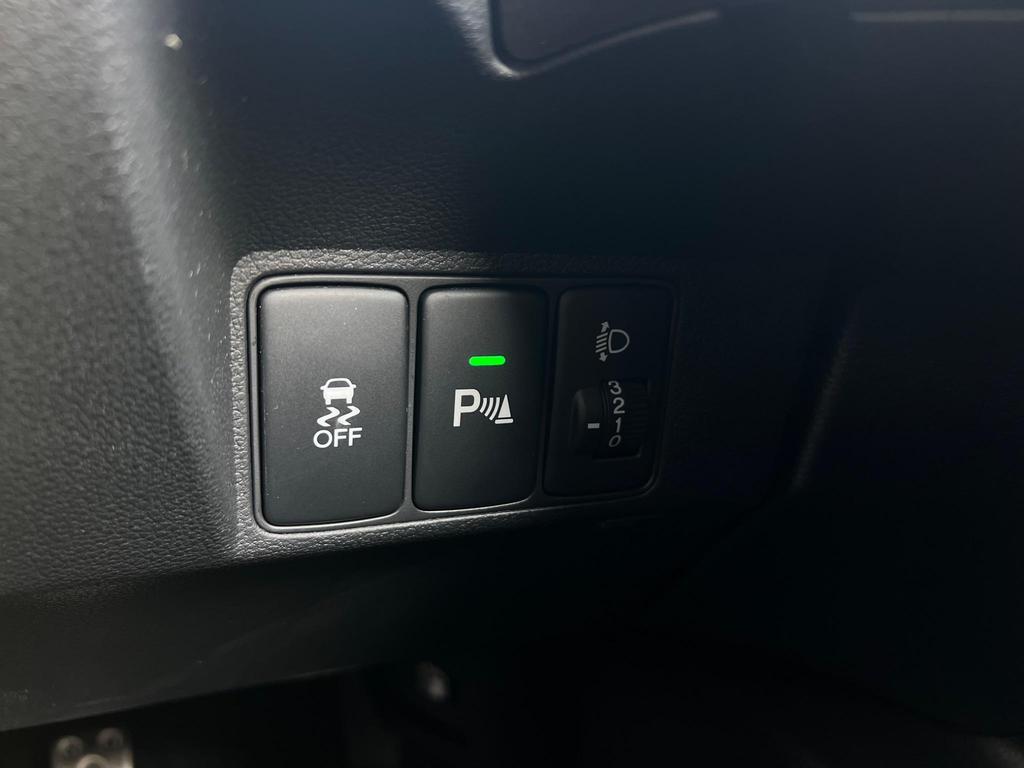 
								2015 Honda Civic 1.8L Petrol i-VTEC full									