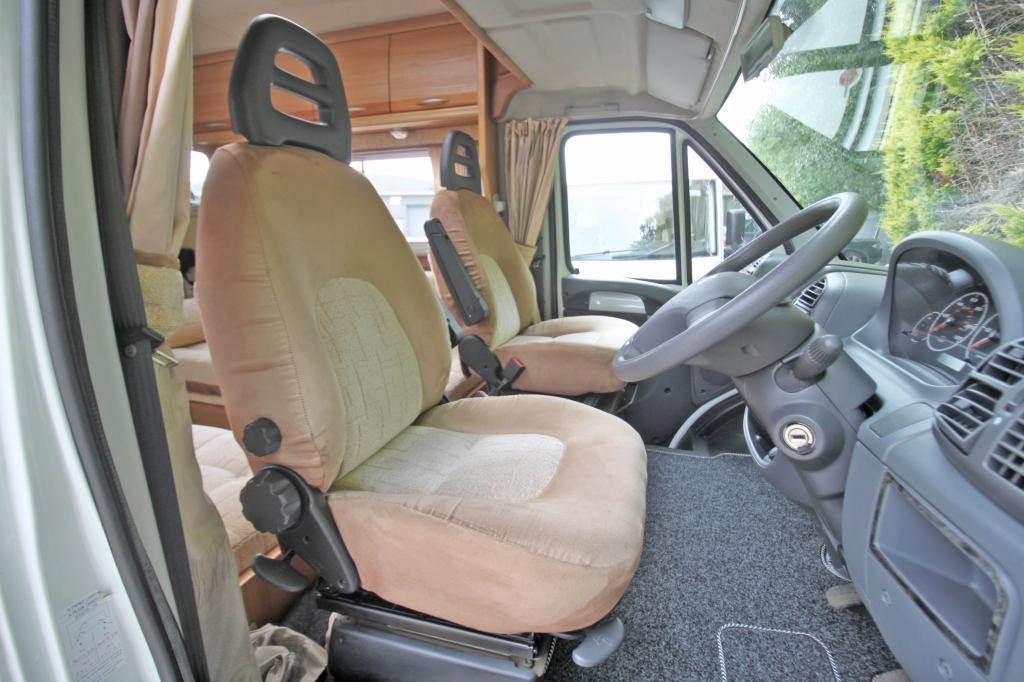
								2005 Autocruise Starburst 2.2L HDI – £4400 full									