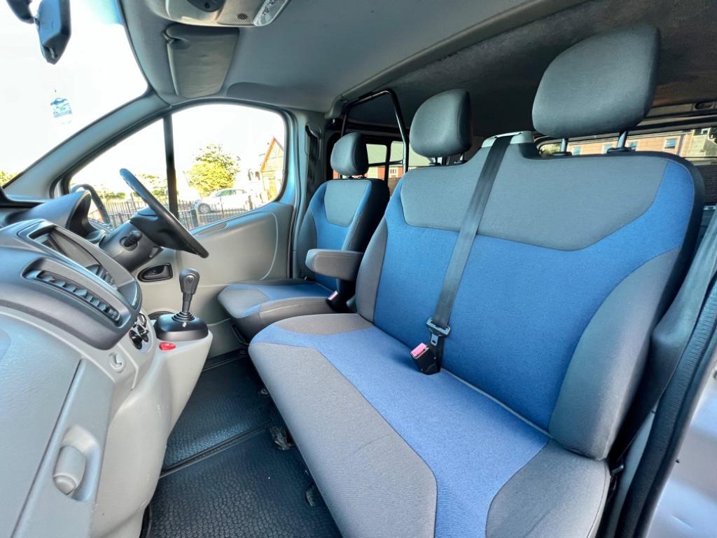
								2011 Renault Trafic 2.0L dCi SL27 – £3150 full									