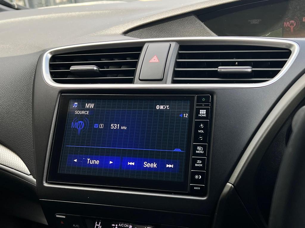 
								2015 Honda Civic 1.8L Petrol i-VTEC full									