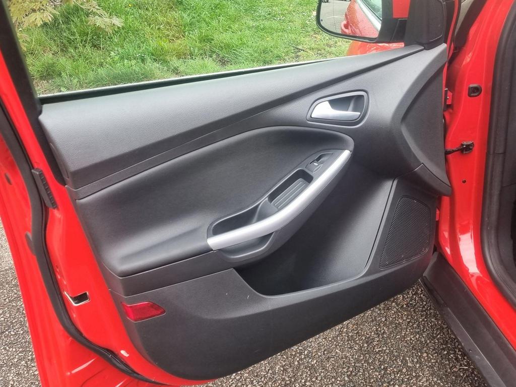 
								2016 Ford Focus 1.0T EcoBoost Zetec – £1645 full									