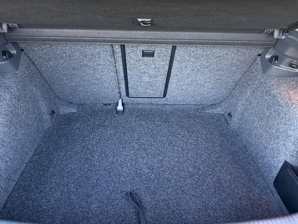 
								2012 Volkswagen Golf 6 1.4L TSI – £1450 full									