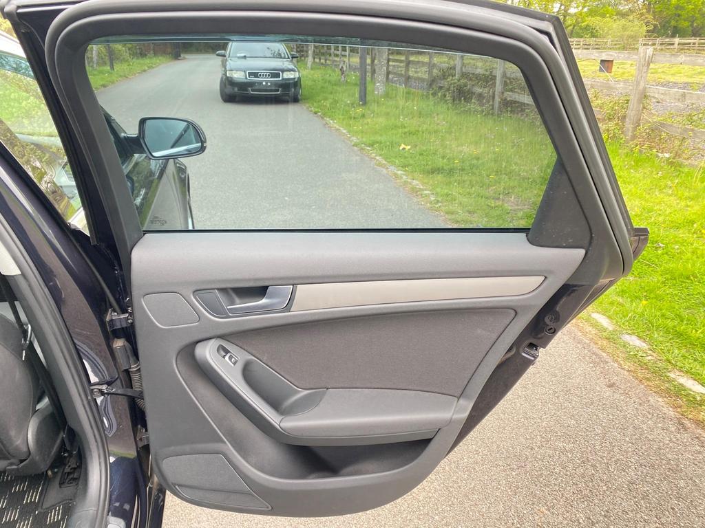 
								2015 Audi A4 2.0L TFSI SE S Tronic – £1750 full									