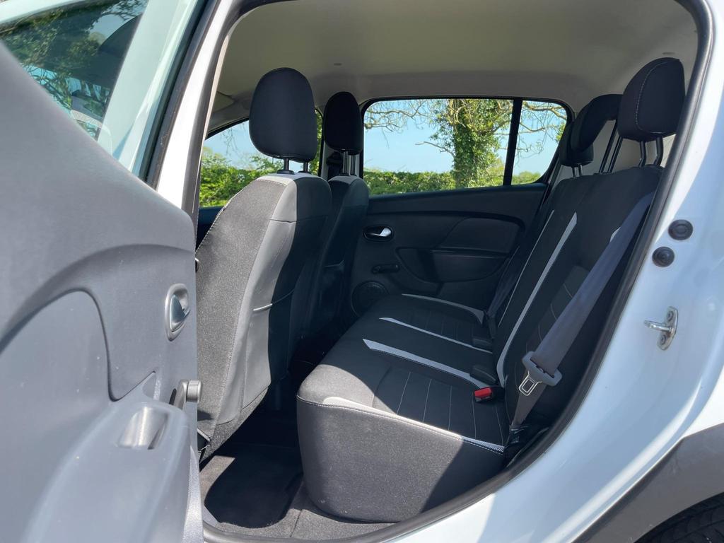 
								2017 Dacia Sandero Stepway 0.9L TCe Ambiance – £1350 full									