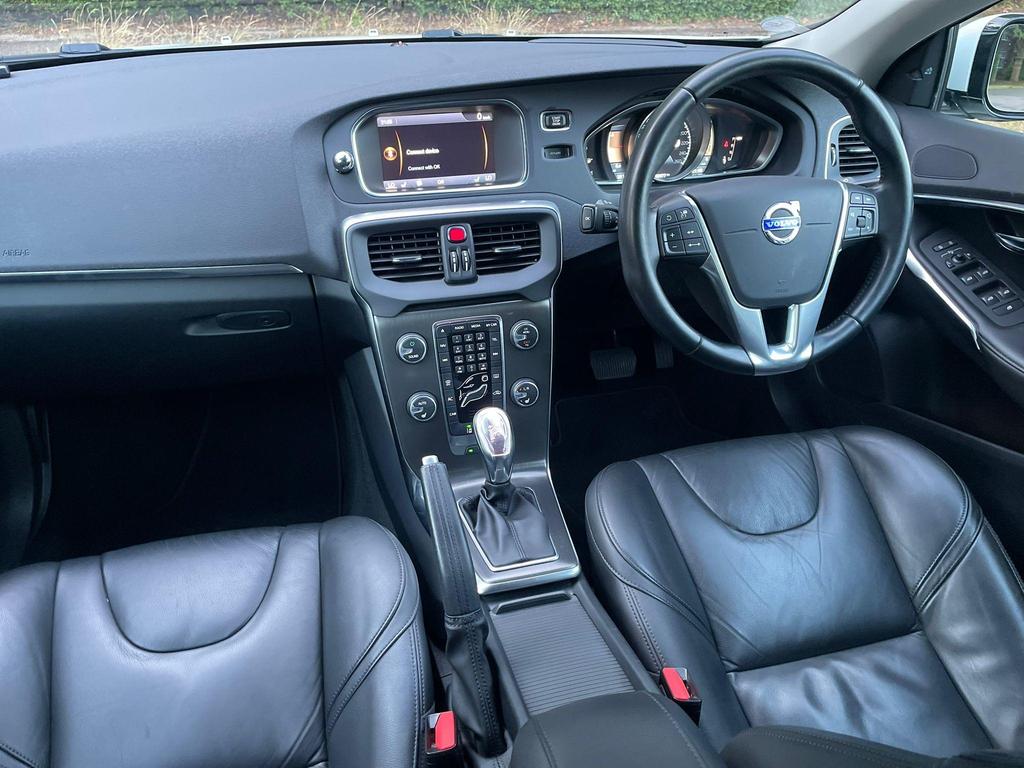 
								2013 Volvo V40 1.6L T4 SE Lux – £1380 full									