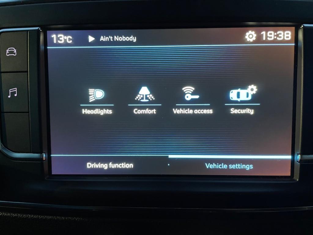 
								2017 Peugeot Traveller 2.0L BlueHDi Allure EAT6 MWB – £4300 full									