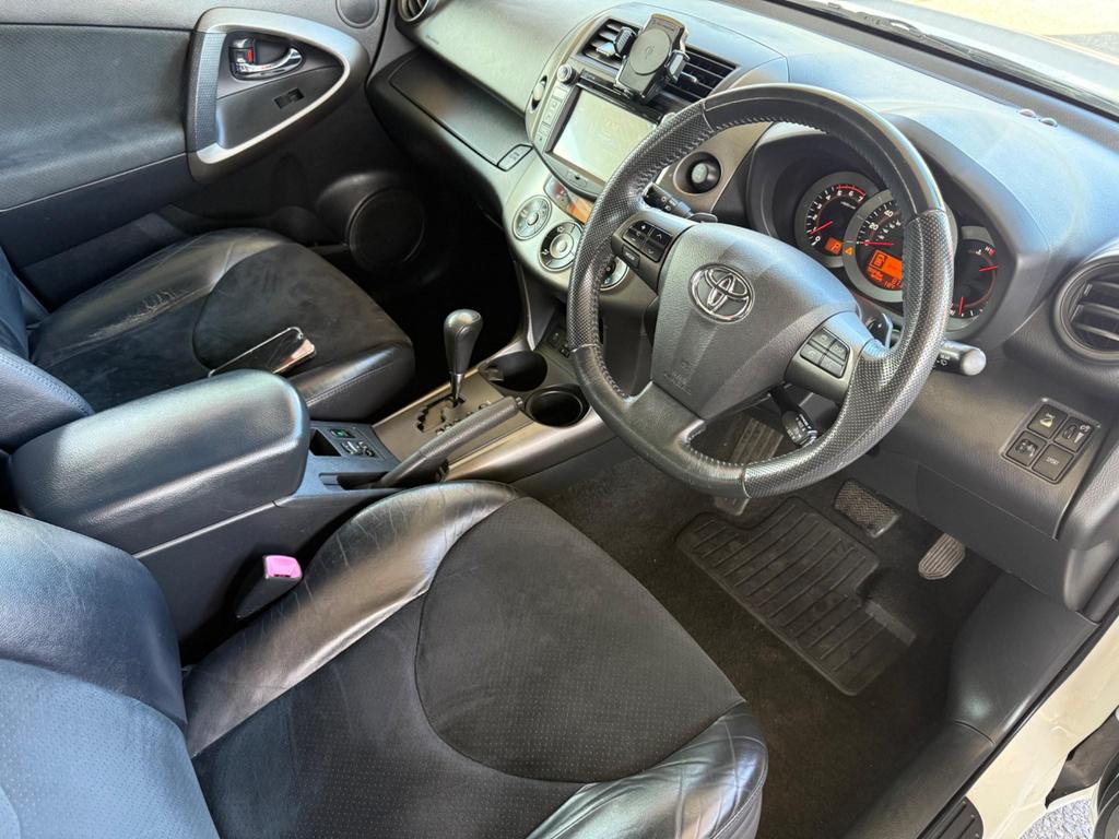 
								2011 Toyota RAV4 2.2L D-CAT SR – £1680 full									
