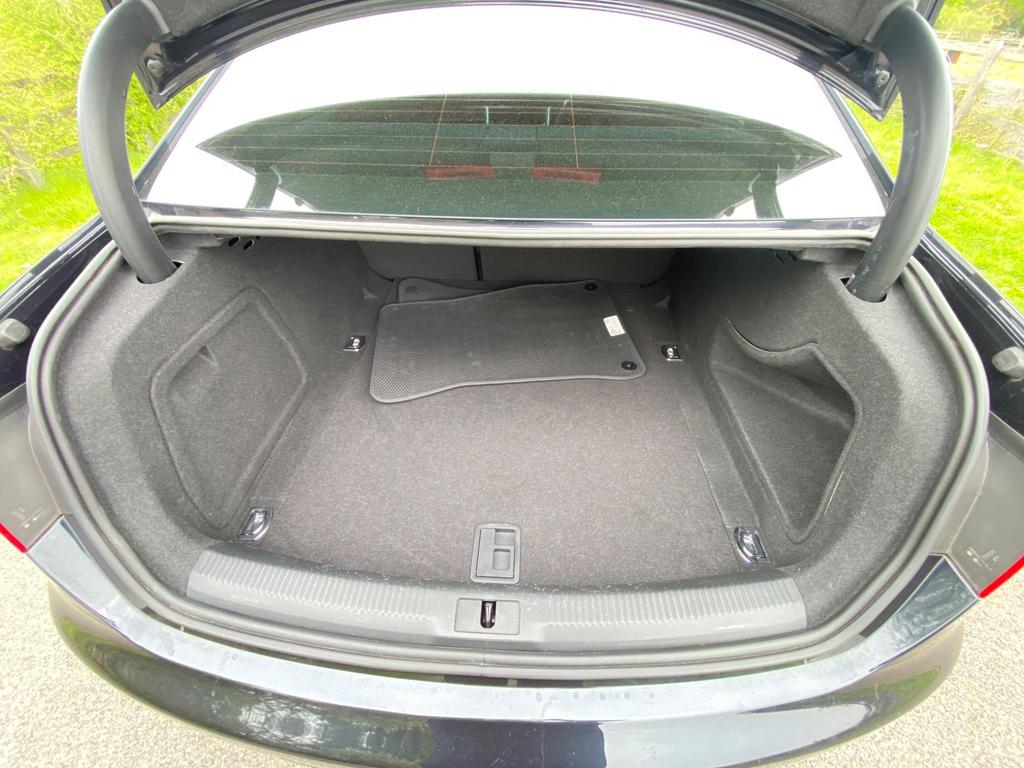 
								2015 Audi A4 2.0L TFSI SE S Tronic – £1750 full									