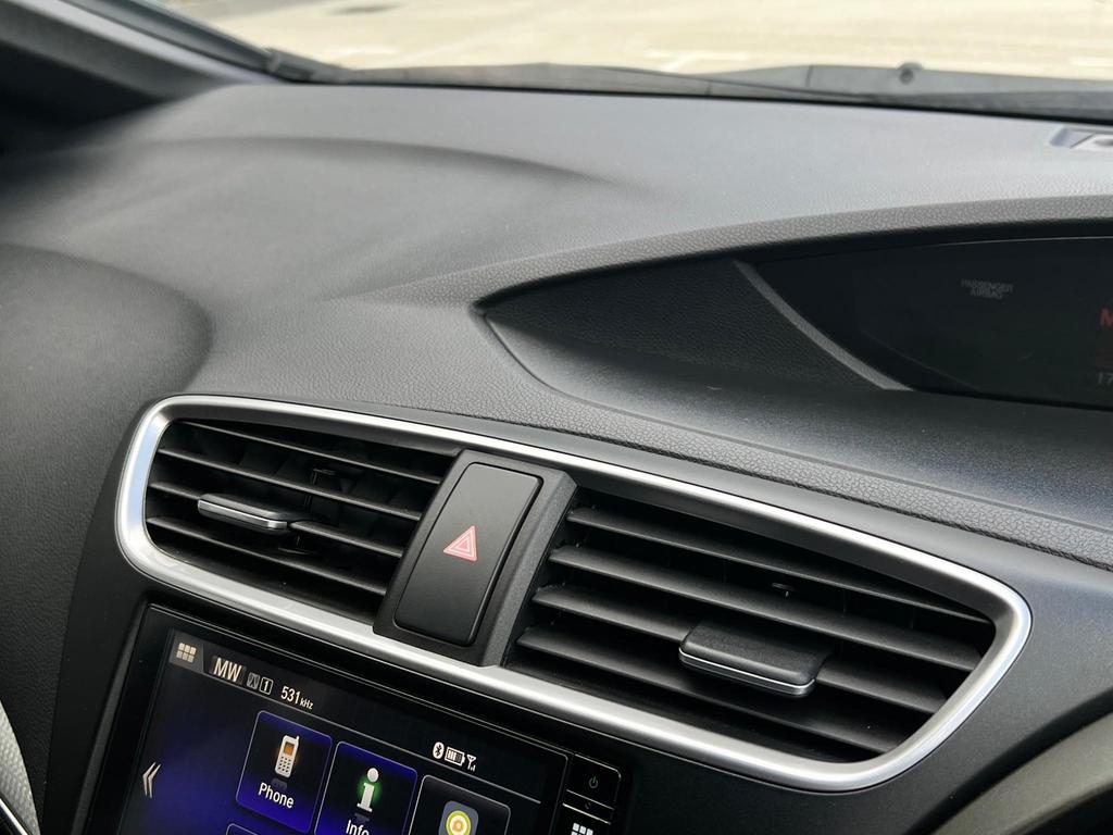 
								2015 Honda Civic 1.8L Petrol i-VTEC full									