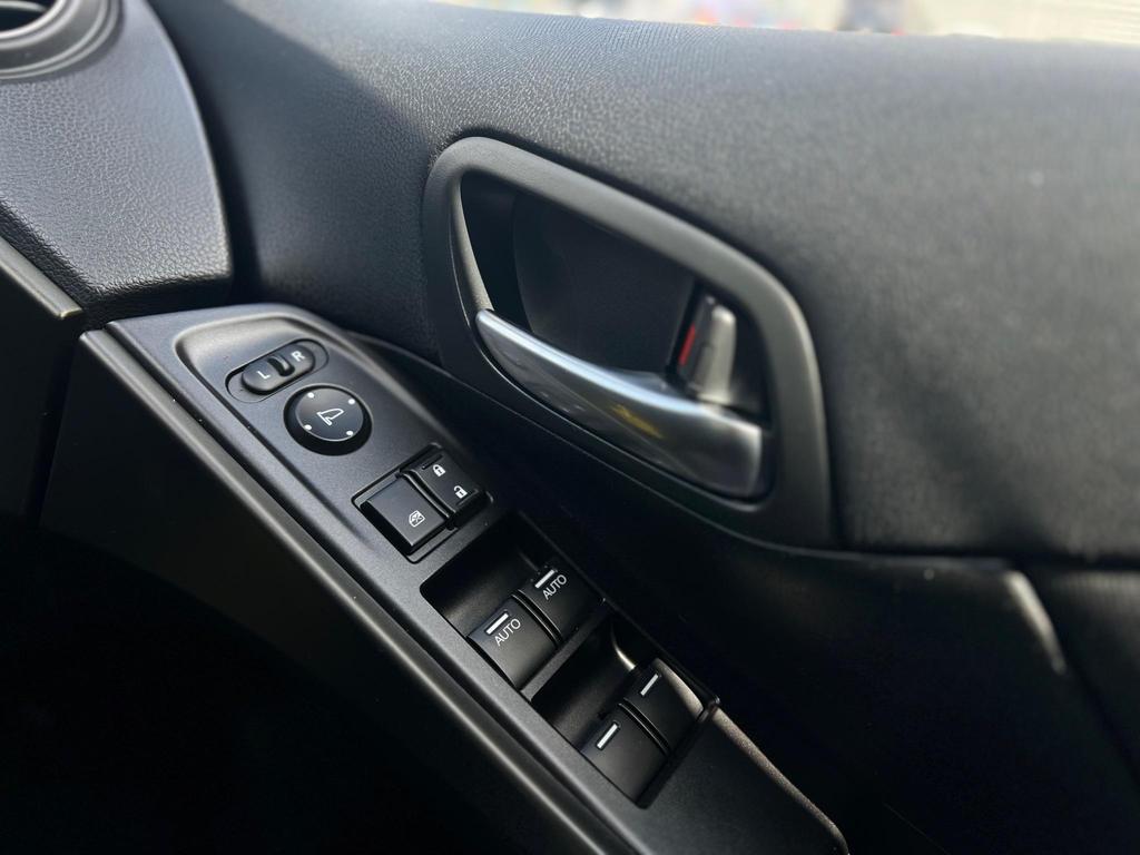 
								2015 Honda Civic 1.8L Petrol i-VTEC full									