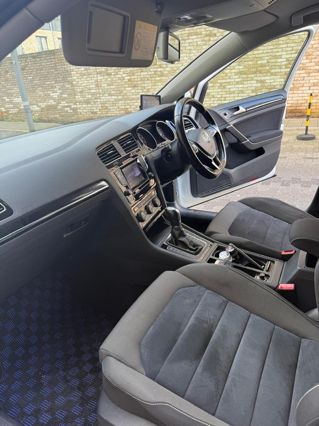 
								2013 Volkswagen Golf 1.4L TSI BlueMotion – £1500 full									