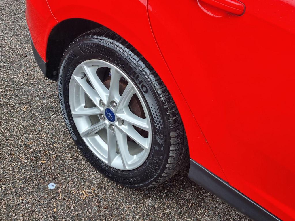 
								2016 Ford Focus 1.0T EcoBoost Zetec – £1645 full									