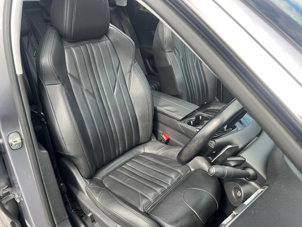 
								2017 Peugeot 3008 1.2L PureTech Allure EAT – £2500 full									