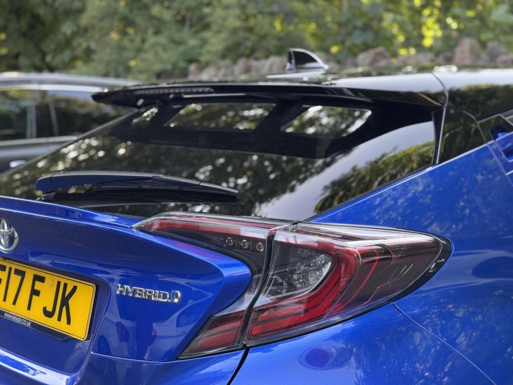 
								2017 Toyota C-HR 1.8L VVT-h Dynamic CVT Petrol Hybrid – £3000 full									