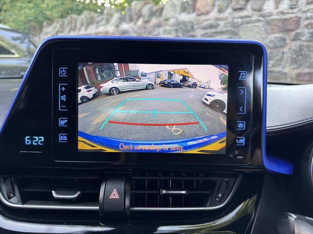 
								2017 Toyota C-HR 1.8L VVT-h Dynamic CVT Petrol Hybrid – £3000 full									
