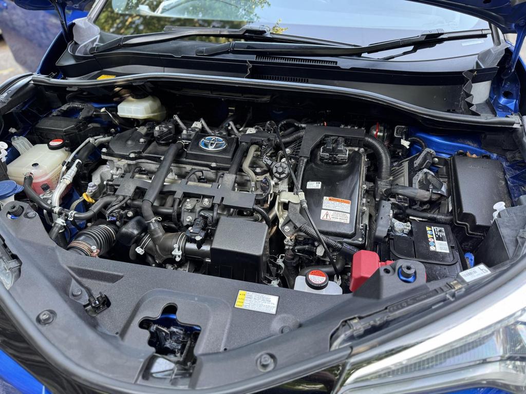 
								2017 Toyota C-HR 1.8L VVT-h Dynamic CVT Petrol Hybrid – £3000 full									