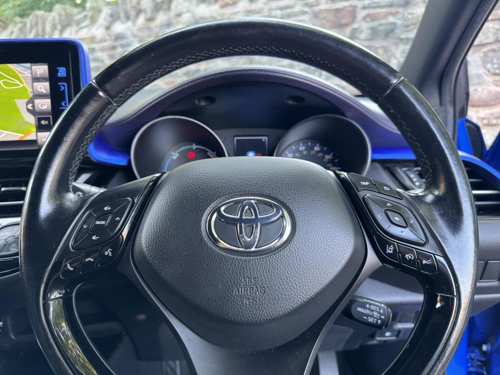 
								2017 Toyota C-HR 1.8L VVT-h Dynamic CVT Petrol Hybrid – £3000 full									