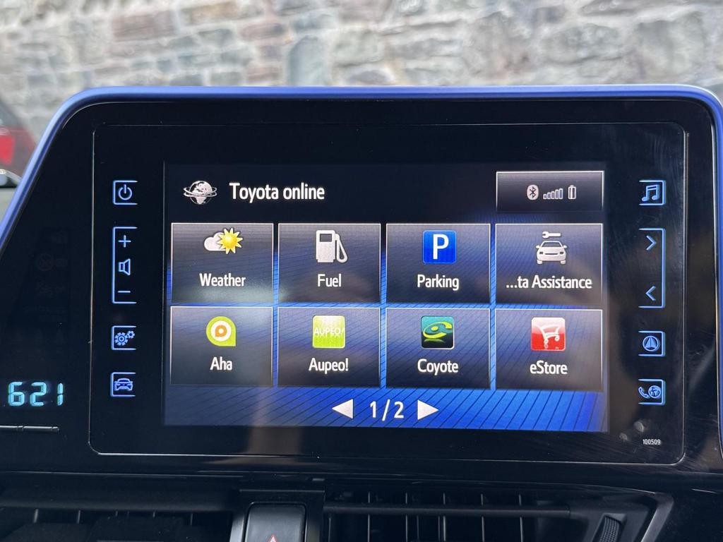 
								2017 Toyota C-HR 1.8L VVT-h Dynamic CVT Petrol Hybrid – £3000 full									