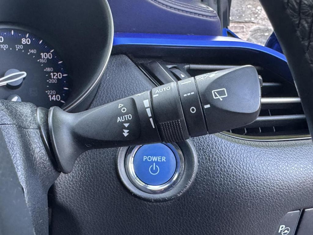 
								2017 Toyota C-HR 1.8L VVT-h Dynamic CVT Petrol Hybrid – £3000 full									