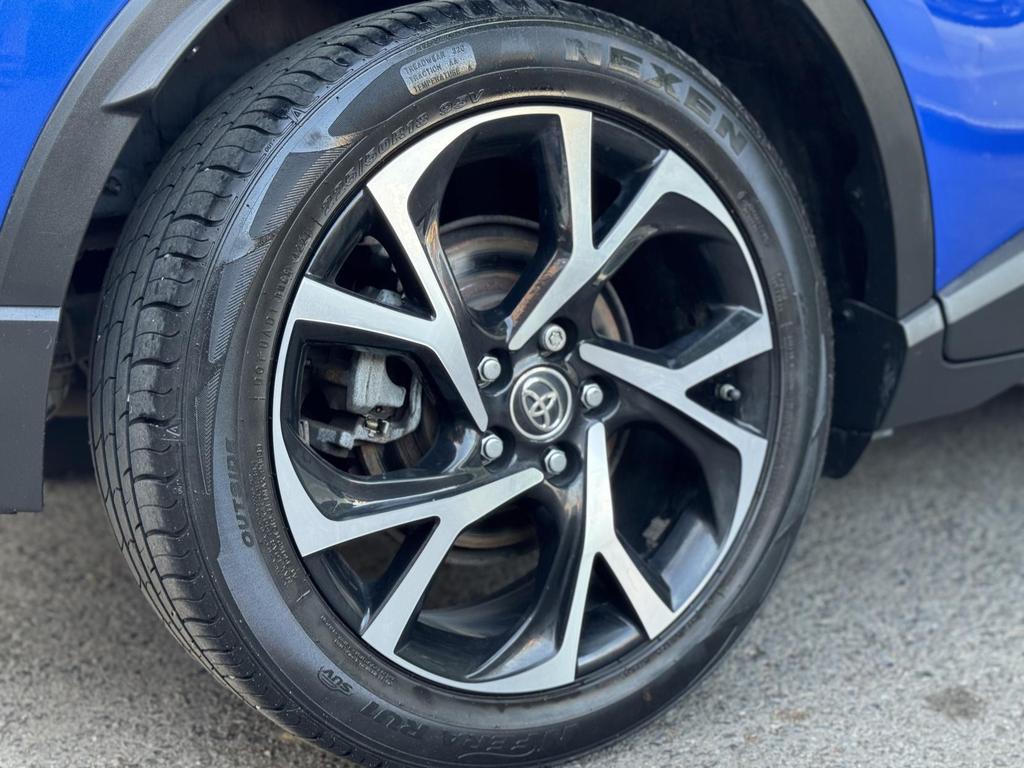 
								2017 Toyota C-HR 1.8L VVT-h Dynamic CVT Petrol Hybrid – £3000 full									