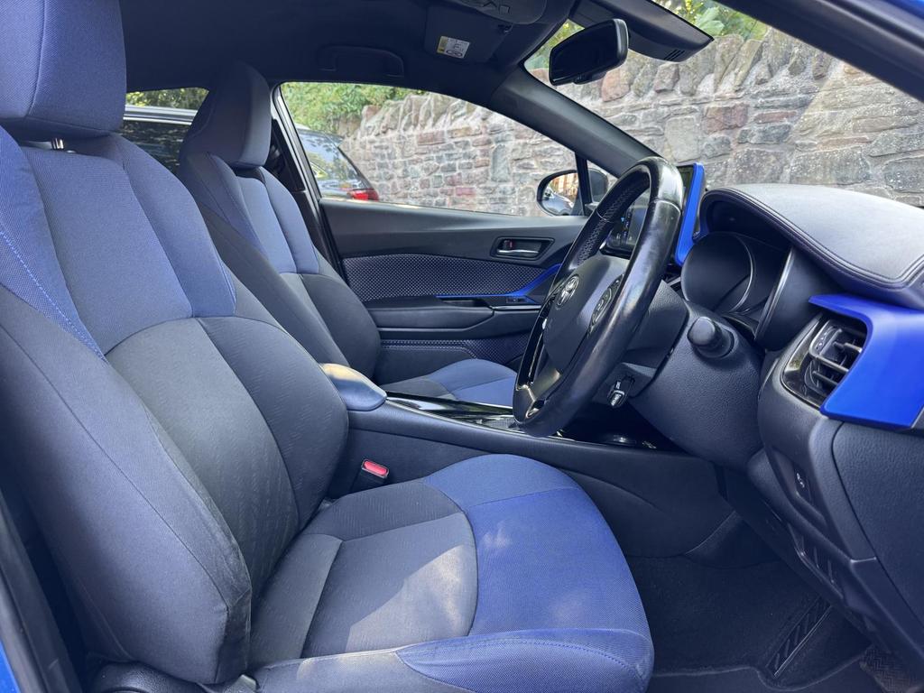 
								2017 Toyota C-HR 1.8L VVT-h Dynamic CVT Petrol Hybrid – £3000 full									