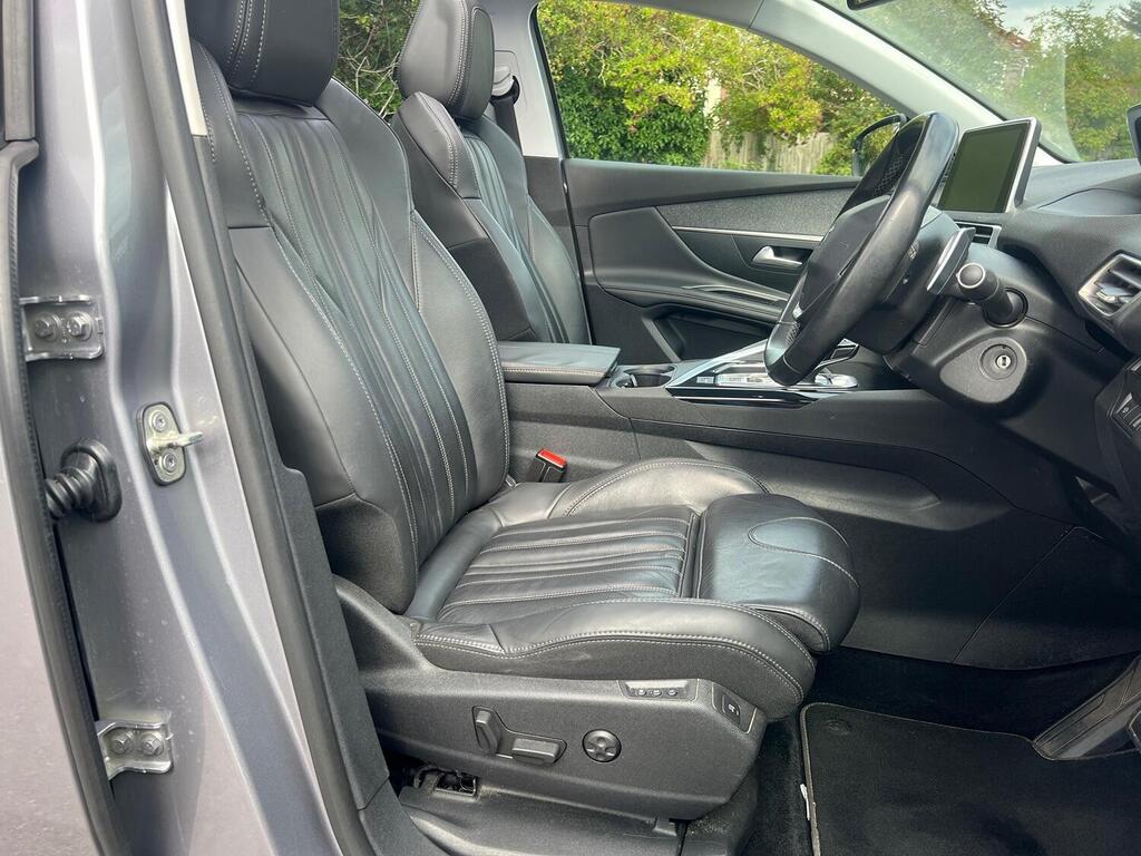 
								2017 Peugeot 3008 1.2L PureTech Allure EAT – £2500 full									